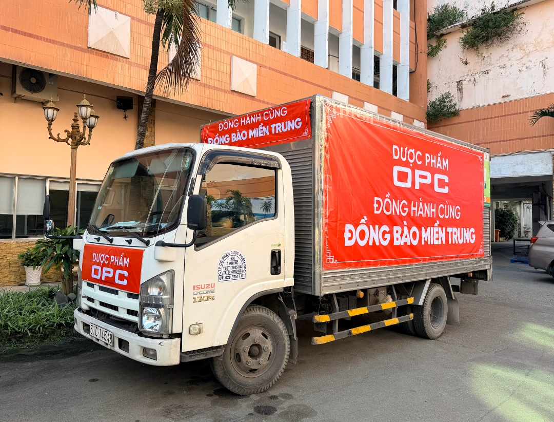 Cứu trợ miền Trung OPC gửi 3500 túi thuốc y tế đến đồng bào vùng lũ lụt (6)