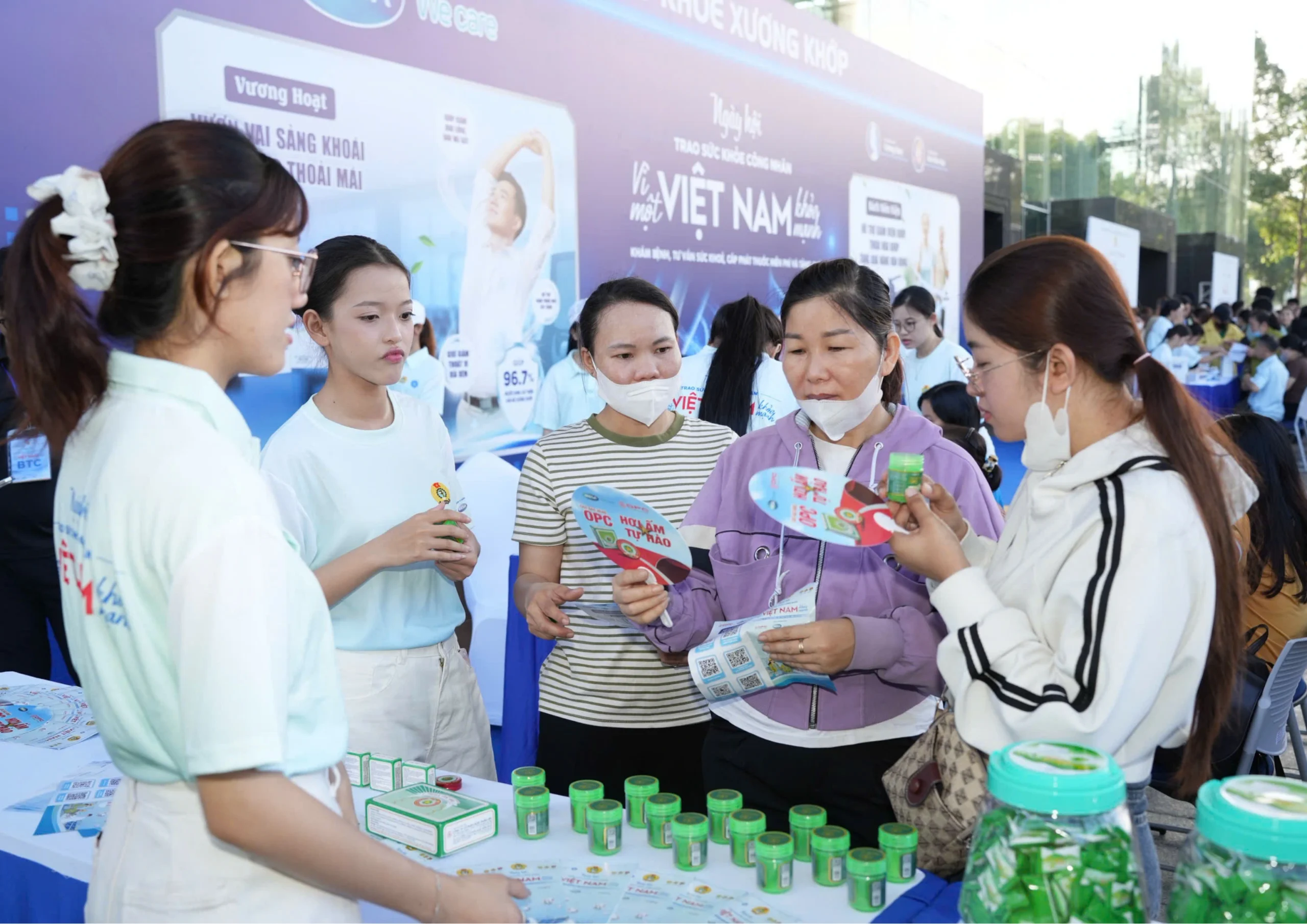 OPC đồng hành cùng Ngày hội trao sức khỏe tư vấn pháp luật cho công nhân